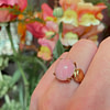 gouden ring met roze edelsteen nefriet jade