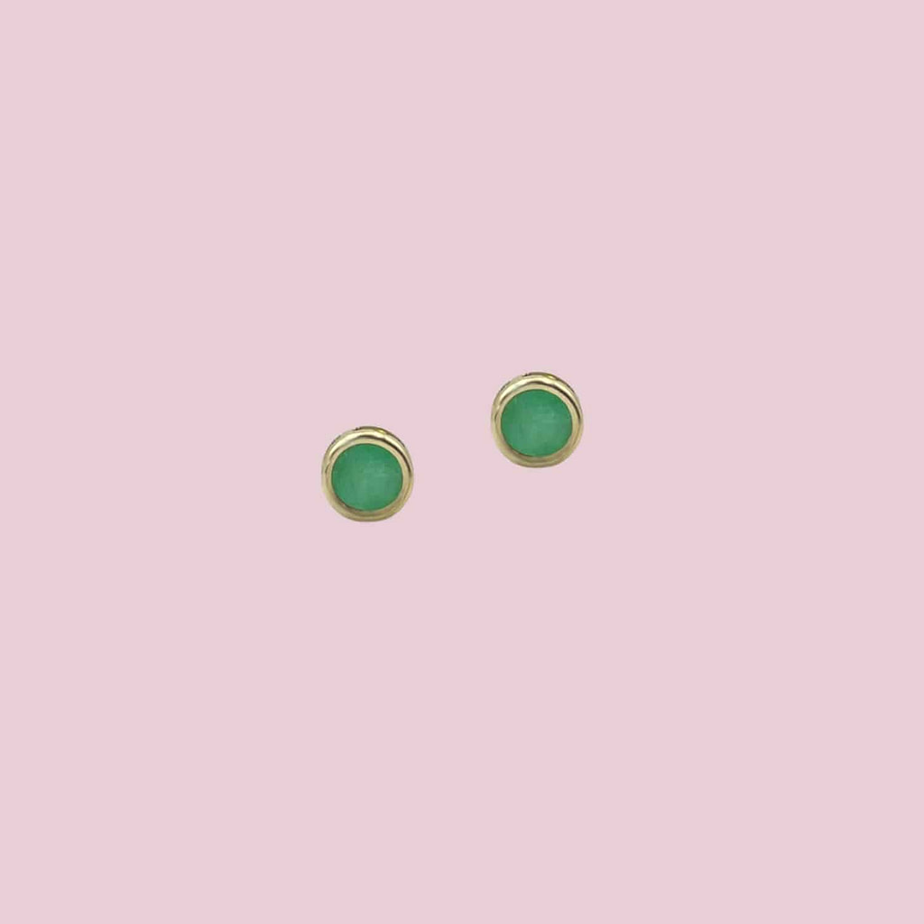 smaragd oorbellen gouden oorknopjes oorstekers