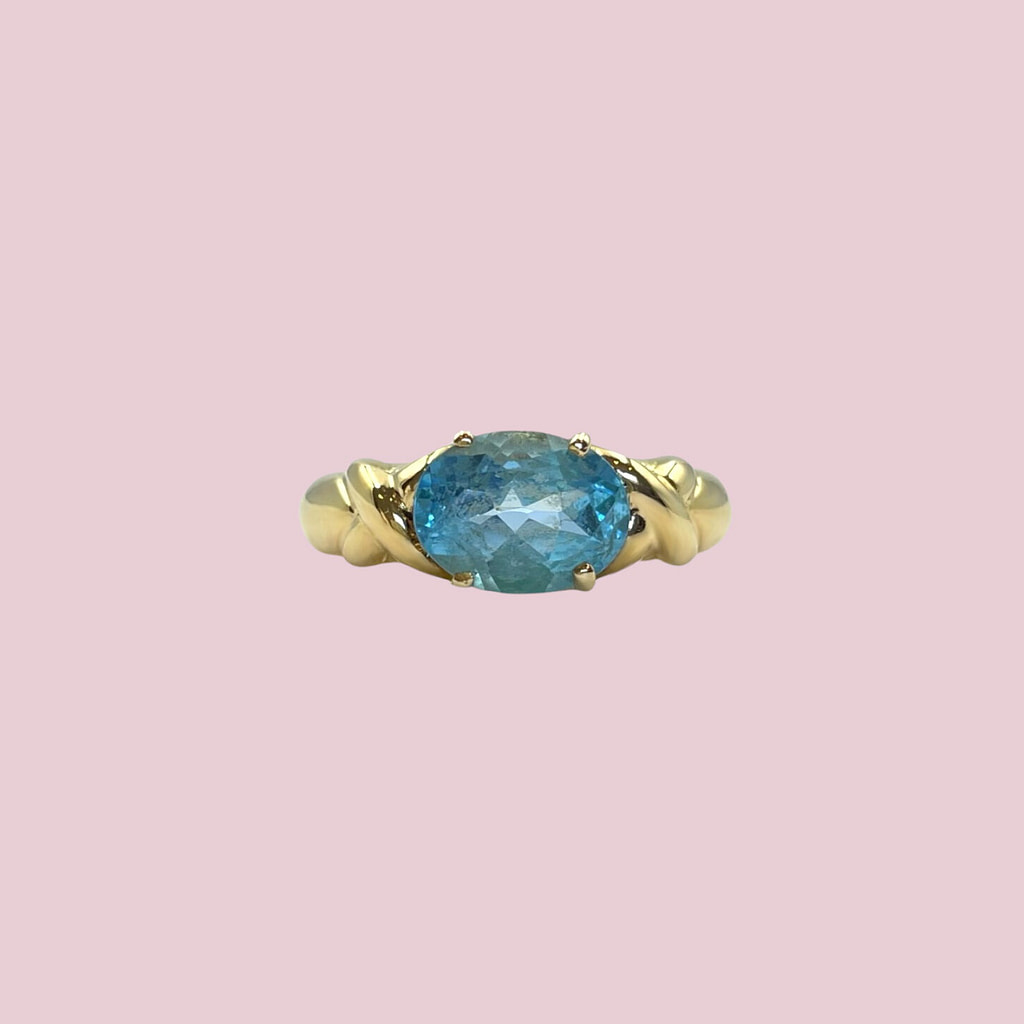 vintage ring topaas lichtblauw 9k goud