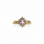 vintage ring roze saffier en groene stenen entourage