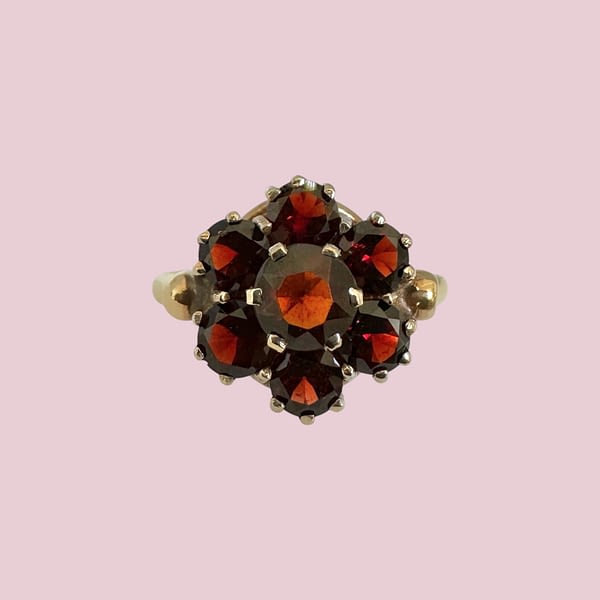 vintage_ring_granaat_bloem_cluster_9_karaat_goud_R805 vintage ring granaat bloem cluster van 9 karaat goud