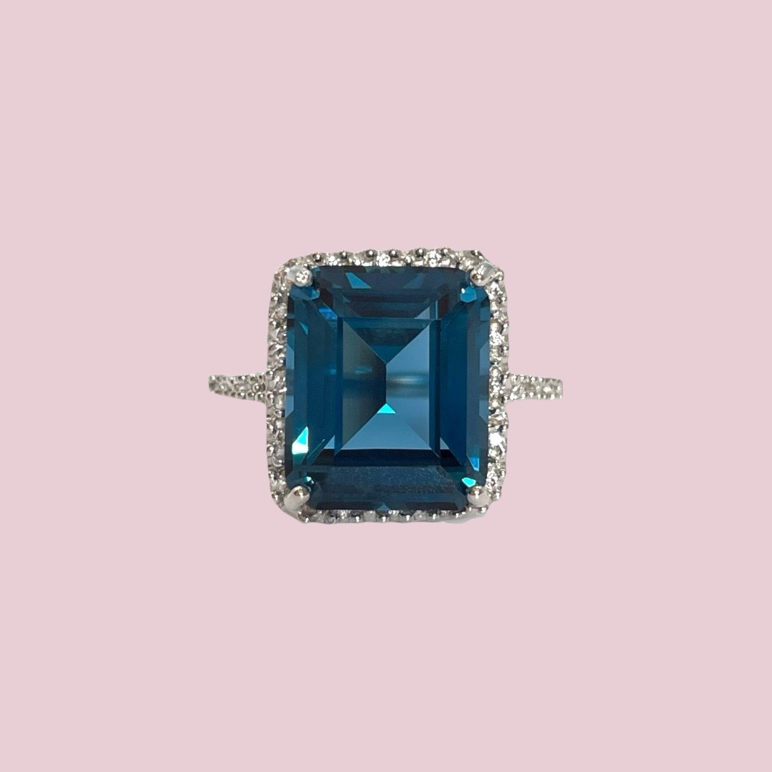 vintage ring london blue topaz witgoud