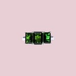 trilogie ring chrome diopside emerald cut rechthoek