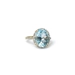lichtblauwe saffier ring diamant halo 10 karaat goud