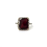 gouden granaat ring rechthoekig met diamant halo