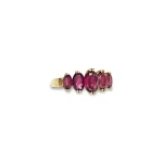 vintage ring rhodoliet granaat vijf steens 9 karaat goud