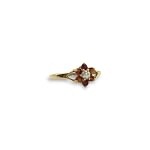 gouden ring granaat en parel cluster