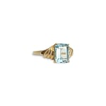vintage ring van 9k goud met rechthoekige topaas