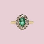 smaragd en diamant cluster entourage ring 9k goud