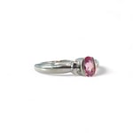 witgouden ring saffier roze en diamant solitair