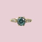 vintage ring met blauwe zirkoon solitair