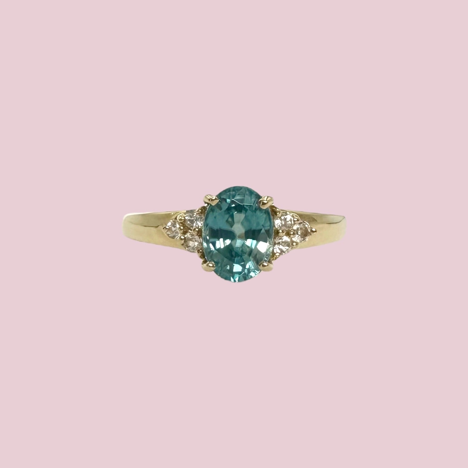 vintage ring blauwe topaas met vleugeltjes