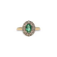 smaragd diamant cluster ring van goud