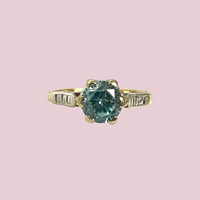 vintage ring met blauwe zirkoon solitair