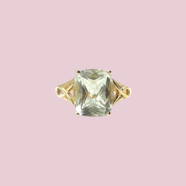 gouden ring met groene steen amethist emerald cushion cut