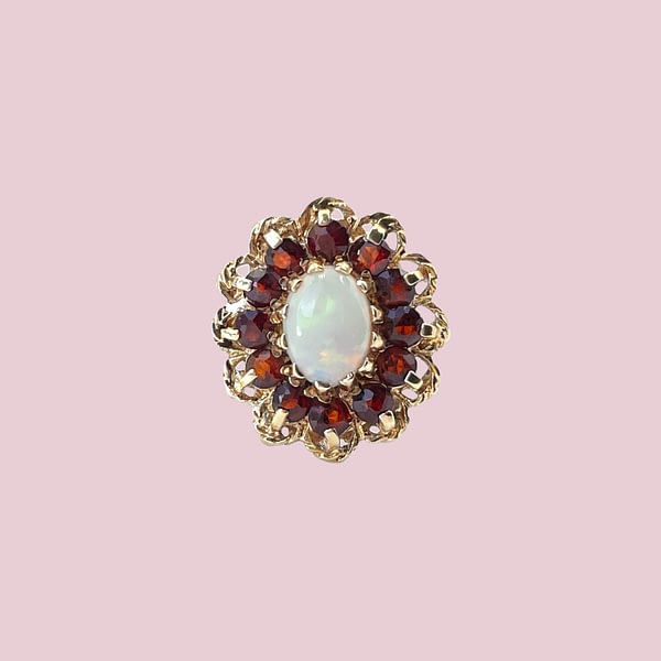 vintage ring goud met opaal en granaat entourage cluster ringen