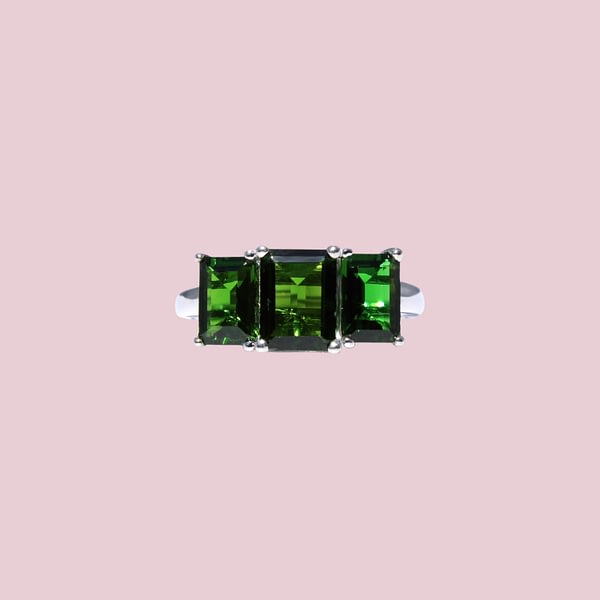 trilogie ring chrome diopside emerald cut rechthoek