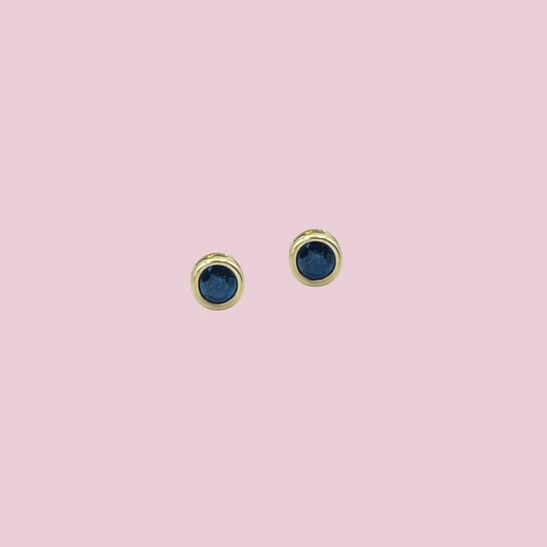 gouden oorknopjes saffier studs