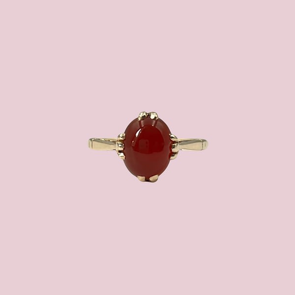 vintage ring met rode amber steen
