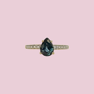vintage ring peer geslepen saffier en diamant