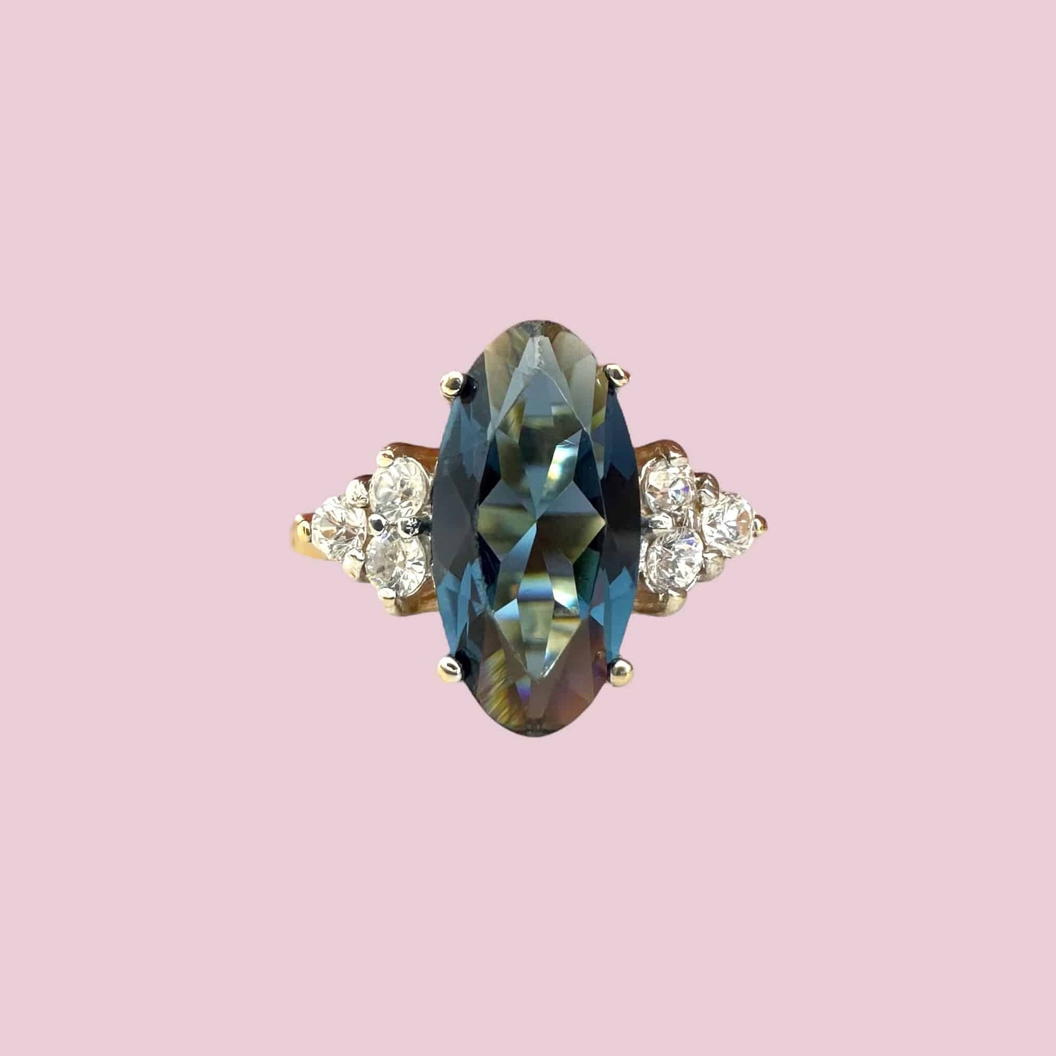vintage ring met grote blauwe steen