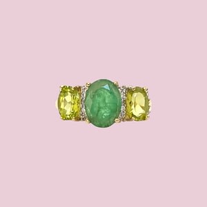 ring smaragd peridoot trilogie ring met diamant