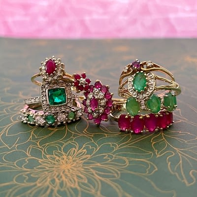 vintage ringen goud met smaragd en robijn
