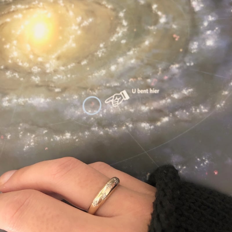 gouden ring met sterren en diamant kosmos