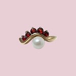 vintage ring granaat en parel oog vorm van 9 karaat goud