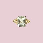 gouden ring met groene steen amethist emerald cushion cut