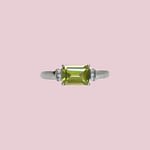 vintage peridoot ring rechthoek en diamant witgoud