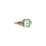 vintage ring van 9k goud met rechthoekige topaas