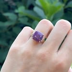 ring met robijn en diamant van 10 karaat goud