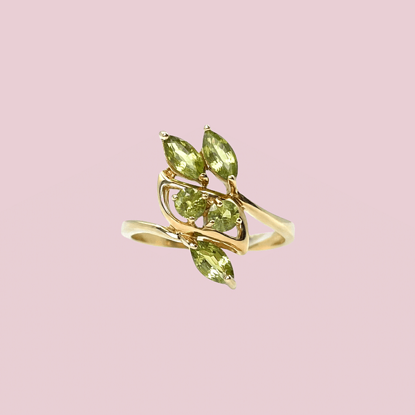 vintage gouden ring met groene saffier korund