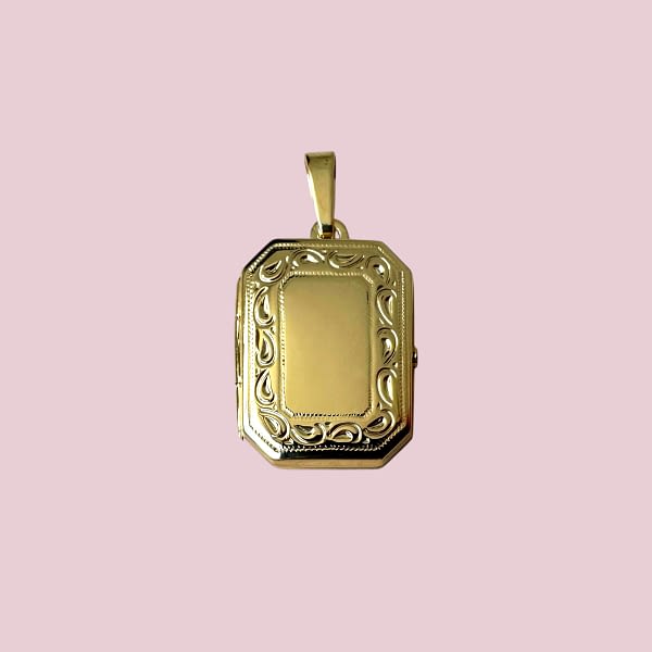 rectangular locket with engraving in 9 karat gold