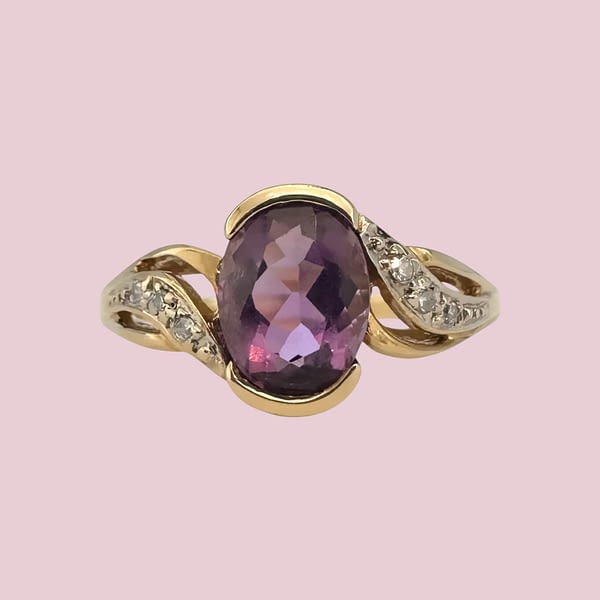 vintage ring met amethist en diamant van 9k goud